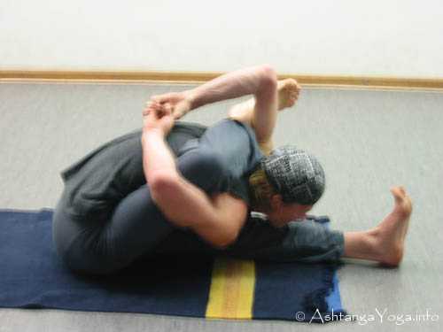 Kapilasana B - Ashtanga Vinyasa Yoga; Das Kratzen an den Grenzen des M�glichen. - Advanced B Series (Sthira Bhaga). 
