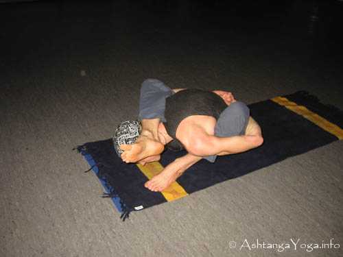 Marichyasana G - Ashtanga Vinyasa Yoga; Das Kratzen an den Grenzen des M�glichen. - Advanced B Series (Sthira Bhaga). 