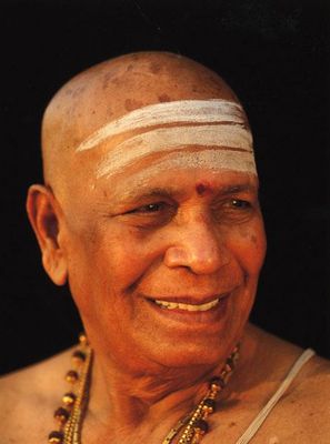 wurde als Krishnamacharyas ältester und erfahrenster Schüler 1956 mit der Aufgabe betraut, die Tradition des Yogas in Mysore weiterzuführen. 