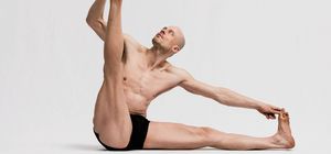 Ākarṇa Dhanurāsana B