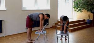 Yoga am Arbeitsplatz: Rücken und Hände