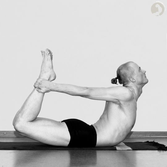 Dhanurasana